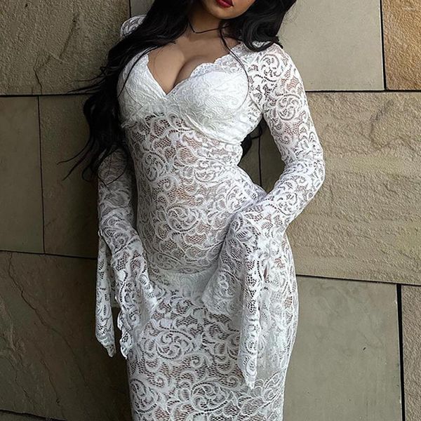 Robes décontractées élégant col en V moulante manches évasées robe blanche sexy dentelle évider plage maxi pour les femmes vacances longues