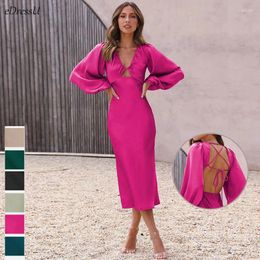 Robes décontractées Femmes élégantes Robe de soirée en satin Sexy Dos ouvert à lacets Soirée Demoiselle d'honneur Rose Mi-mollet Longues manches lanternes MD-007