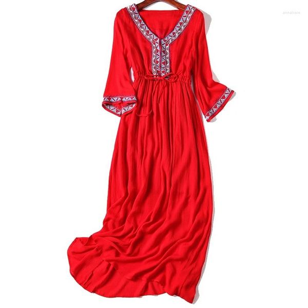 Robes décontractées Broderie Bohème Rouge Plage Vintage Floral Ethnique Coton Lin Femmes Robe D'été