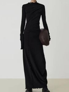 Vrijetijdsjurken EOS 2023 Dames Asymmetrische nek Wol Zwart Gebreide lange jurk Niche Design Runway Fashion Koreaans