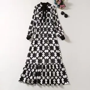 Vestidos casuales Ropa de mujer europea y americana 2023 Otoño Stand Collar Manga larga Black Plaid Print Vestido de moda XXL