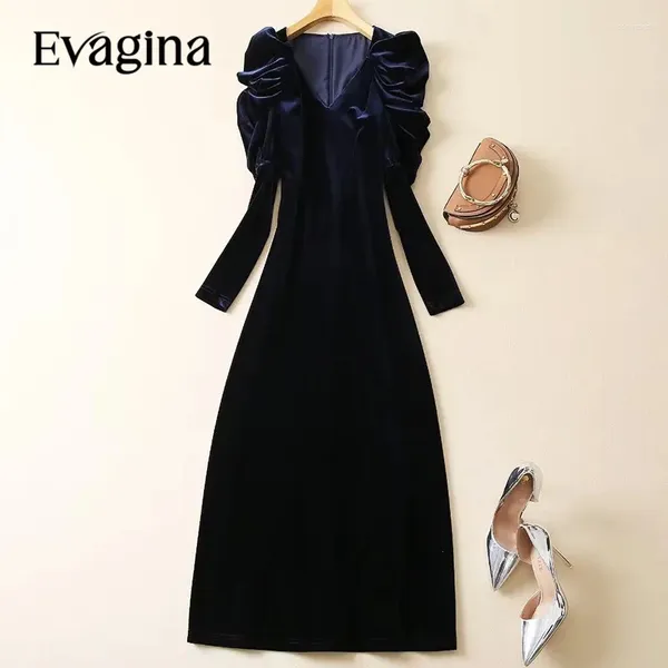 Vestidos casuales Evagina Fashion Designer Femenina de cuello en V burbuja de cuello en V de manga larga plisado de temperamento azul oscuro Velvet Vintage Vestido