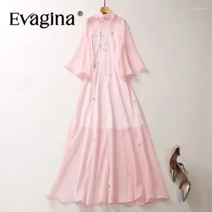 Robes décontractées Evagina Fashion Femmes Style chinois Col montant Flare Manches Vintage Nail Perles Brodées Élégant Longue Maxi Robe