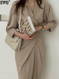 Casual jurken ewq Koreaans chic geplooide kruisontwerp taille mooie vrouwen kleding minimalistische trend dames zwarte jurk slanke mantel herfst 221126