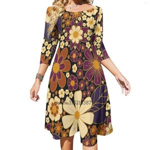 Robes décontractées Automne Automne Floral En Violet Moutarde Jaune Or Laçage Dos Robe Dos Nu Col Carré Design De Mode Grande Taille Lâche