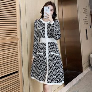 Robes décontractées mode pull tricoté robe taille haute femmes bonne qualité à manches longues poche maigre gaine droite lettre Plaid