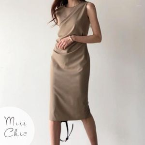 Robes décontractées mode OL banlieue Style professionnel robe 2023 été Sexy soirée sans manches O cou mince enveloppé hanche coréen