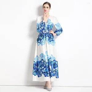 Casual jurken Fashion Spring herfst Dameskleding Vintage Puff Sleeve V-Neck Maxi Dress Blue Print Elastische Holiday Vakantieveraden