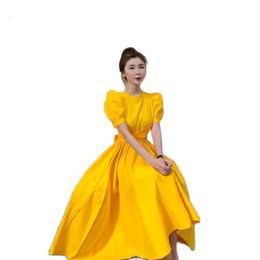 Robes décontractées Robe d'été de mode pour femmes jaune mi-longueur rétro manches bouffantes petite taille mince et fraîche robe maxi a-ligne 230323