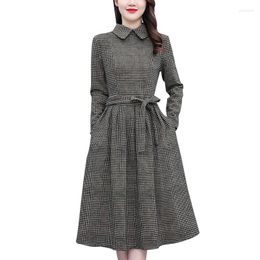 Robes décontractées Mode Vintage Style Mid Longueur Robe à carreaux Longue Fond épais pour les femmes