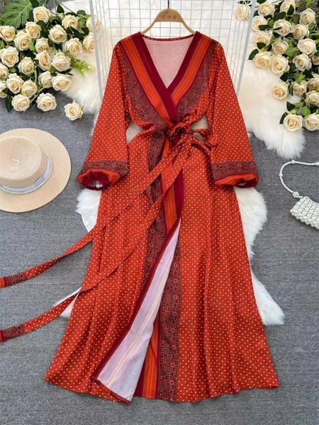 Robes décontractées désert robe exotique rouge pour les femmes 2024 printemps d'été slim V-Col à col A-line
