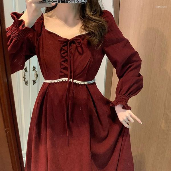 Vestidos informales Francia Vintage Elegante Mujeres Invierno Fiesta de invierno Midi Año 2023 Diseñador Rojo Estilo coreano Vestido de una pieza