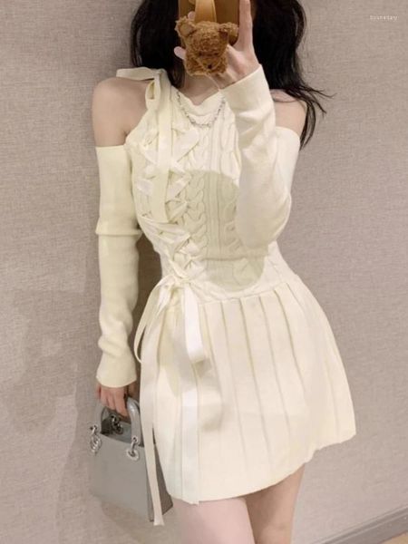 Abiti casual Francia Abito vintage lavorato a maglia in un pezzo da donna con spalle scoperte Maglione elegante sexy Mini femminile stile coreano Chic 2024