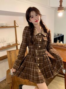 Robes décontractées France Vintage fête Mini femmes Style coréen élégant robe plissée femme chaud doux rétro manteau printemps hiver 2023