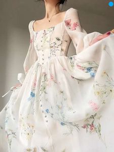 Robes décontractées français élégante robe midi florale en mousseline de soie à manches longues en soirée femme femme de plage robe féere coréenne 2024 Designer d'été 820