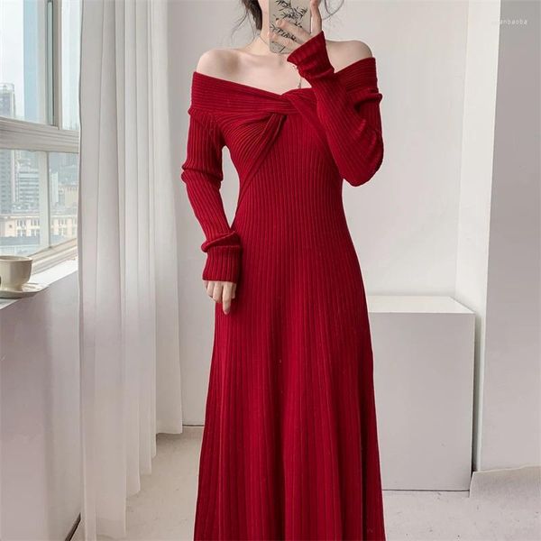 Vestidos informales Francés elegante de un solo hombro suéter de punto fiesta para mujeres de manga larga con cuello en v delgado swing temperamento vestido de fondo