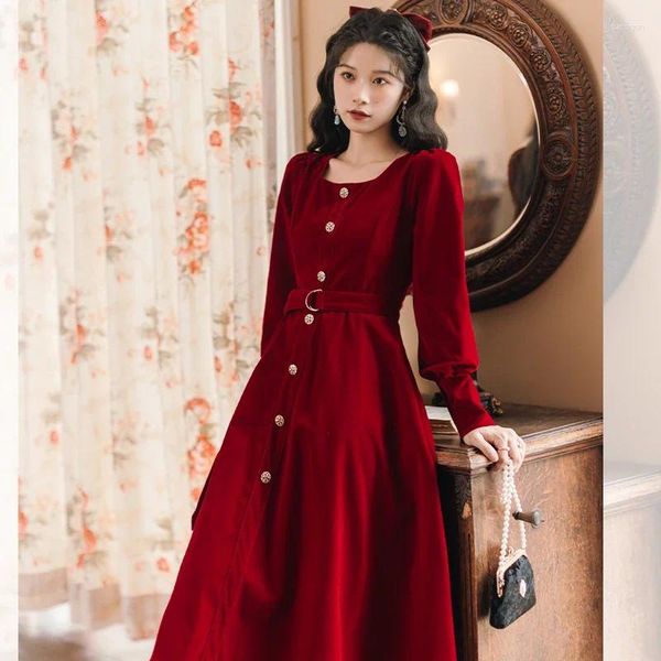 Robes décontractées Français Rétro Rouge Velours Femmes Automne / Hiver Bouton Slash Princesse Prom Party Robe Formelle Tunique Robe Rouge Femme