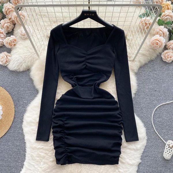 Vestidos informales Estilo francés Vestido negro Elegante Cuello cuadrado Manga larga Slim Ladies Vestidos Sexy Plisado Hollow Out Sólido Corto Femenino