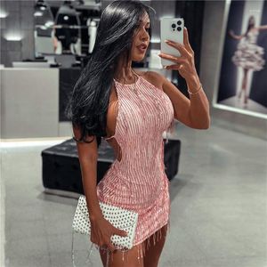 Vestidos casuales Fringe Sequin brillante para mujeres Trendy 2023 Sexy Halter sin mangas sin espalda Club de club de cuerpo ajustado Codo Mini Vestido Pink Mini