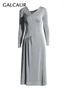 Robes décontractées Galcaur automne minimaliste mimassage une ligne pour femmes V cou de manche à manches longues plies