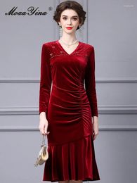Robes décontractées Gedivoen Automne Fashion Designer Wine Red Vintage Velvet Robe Femme Ve Ve couche Diamond Package Buttocks Slim Sirène Long
