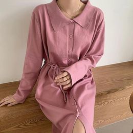 Vestidos casuales Gkfnmt mujeres sólido cálido fajas vestido de punto de manga larga Midi botón otoño Streetwear cinturón rosa negro 2022