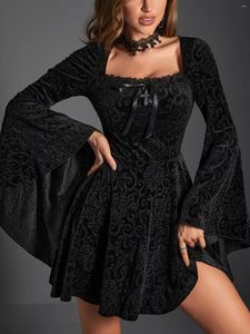 Robes décontractées Goth Sombre Élégant Jacquard Mall Gothique Esthétique Femmes Flare Manches Soirée Alt Tenues Grunge Col Carré Robe D'automne