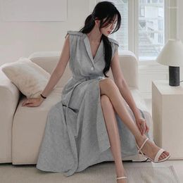 Casual jurken grijs chique jurk vrouwen met riem 2024 zomer zomers met een borte elegantie jurken dames mouwloze Koreaanse zakelijke kleding