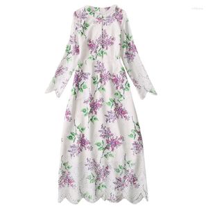 Vestidos casuales Hojas verdes y estampado de flores moradas Ahueca hacia fuera Bordado O-cuello Manga larga -Longitud Bolsillos abiertos Vestido elegante para mujer