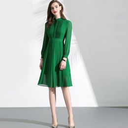 Robes décontractées Vert Premium Slim Grande Robe Swing Automne À Manches Longues Taille Plissée Robe En Mousseline De Soie Pour Femmes 230410