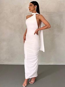 Robes décontractées Halter dos nu Maxi pour les femmes été 2023 élégante sirène longue robe de soirée bandage froncé moulante blanc