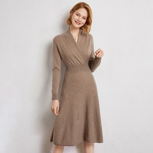 Casual jurken high-end elegante kasjmier damesjurk middellange jurk met v-hals jurk losse bodem late herfst warme jurk 230408