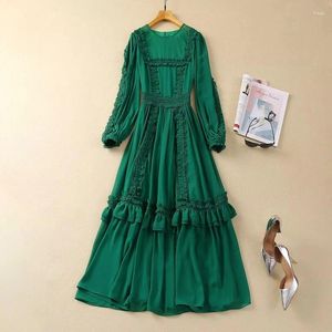 Robes décontractées Robe longue mousseline de haute qualité 2024 Femme de style printemps Été Ruffle Floral Déco Green Dark Green Maxi Bohême