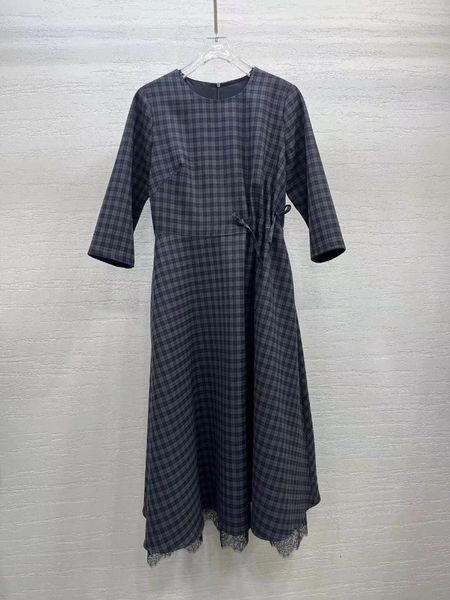 Robes décontractées de haute qualité Old Money Style Femmes Outfit Plaid Irrégulière Conception plissée Grande Swing Robe Banlieue