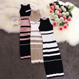 Robes décontractées Hisuma 2024 Summer Femme's O-Neck Color Block Shiped Sheat Robe Femelle Elegant Souple sans manches