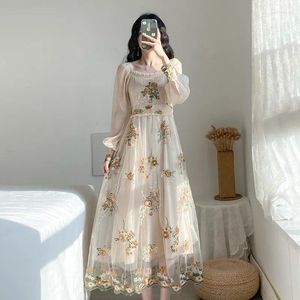 Casual jurken Holifeni Vintage Mesh Fairy Dress Retro borduurwerk bloemenmetaal Mouw Ruches kraag voor feestavondvestido