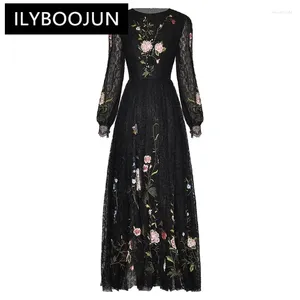 Robes décontractées Ilyboojun Fashion Designer Début Automne Paillettes Robe en dentelle Femmes O-Cou Lanterne Manches Floral Broderie Noir Vintage