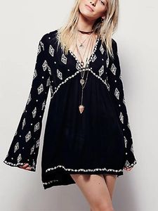 Casual jurken in 2024 Vintage argyle borduurwerk boho jurk dames v nek lange flare mouw festival hippie stijl kort