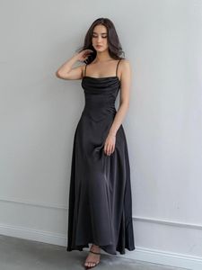 Casual jurken Insta vroege herfst dames kleding 2023 zwarte slip jurk elegant backless hoge taille mouwess33