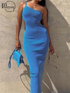 Robes décontractées dans une femme bleu sexy one épaule longues robes de fête de fête de fête pour femmes 2024 chute creux de la mode maxi bodycon maxi