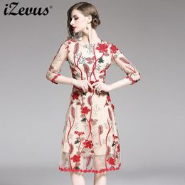 Robes décontractées IZEVUS Robe De Luxe Broderie Maille Festa Femme Rouge Floral Robe De Haute Qualité Designer Cocktail De Noce Gilet