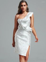Robes décontractées Jacquard Party Robe 2024 Femmes Blanc Moulante Élégant Sexy Volant Soirée Club Haute Qualité Tenue D'été