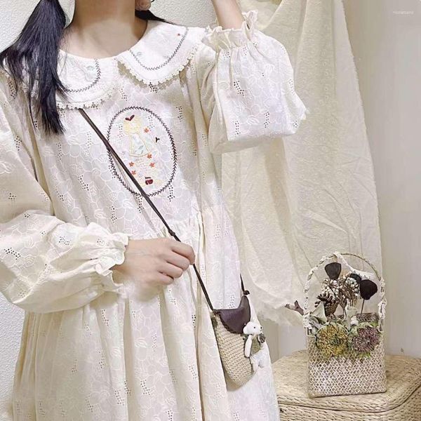 Robes décontractées poupée vintage japonaise brodée robe à manches longues