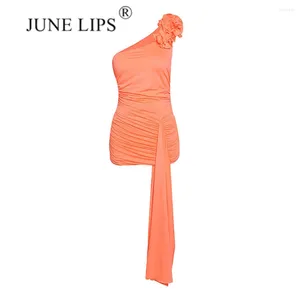 Robes décontractées juin lèvres 2024 automne / hiver sexy orange one épaule à l'arrière 3d fleur robe de célébrité du club de célébrités