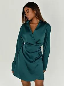 Robes décontractées Jyate Sexy Vert Noir Satin Ruché Pour Femmes À Manches Longues Crayon Mini Robe Drapée Taille Haute Col En V Automne 2023
