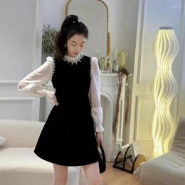 Robes décontractées Korea Automne Winter Fashion 2024 Femmes à manches complètes Organza Patchwork Velvet Diamonds Broidered Flares Mini robe