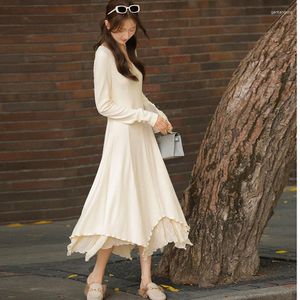 Casual Kleider Koreanische Mode 2023 Herbst Einteiliges Kleid Büro Dame Französisch Gestrickte Midi Frauen Design Reine Farbe Elegante Pullover