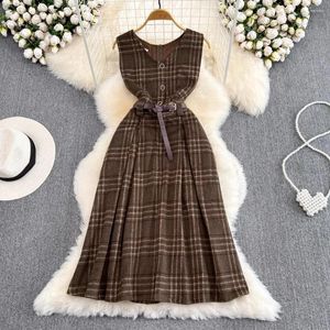 Robes décontractées Mode coréenne Plaid longue robe femmes automne hiver kaki laine réservoir streetwear sans manches élégant vestidos