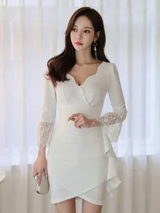Robes décontractées Mode coréenne Printemps Dames Doux Blanc Mini Femmes Vêtements Élégant Sexy Col En V Mince Robe Courte Mujer Robes