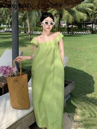 Vestidos casuales Korejepo Lace Up Plisado Verde Cinturón de hombro ancho Ropa de cuello generoso 2024 Vacaciones Sling suelto Vestido delgado